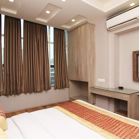 Oyo 23603 Hotel Merry Gold นิวเดลี ภายนอก รูปภาพ